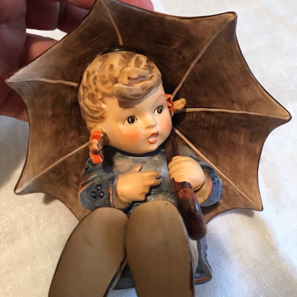 1957 Hummel umbrella girl
